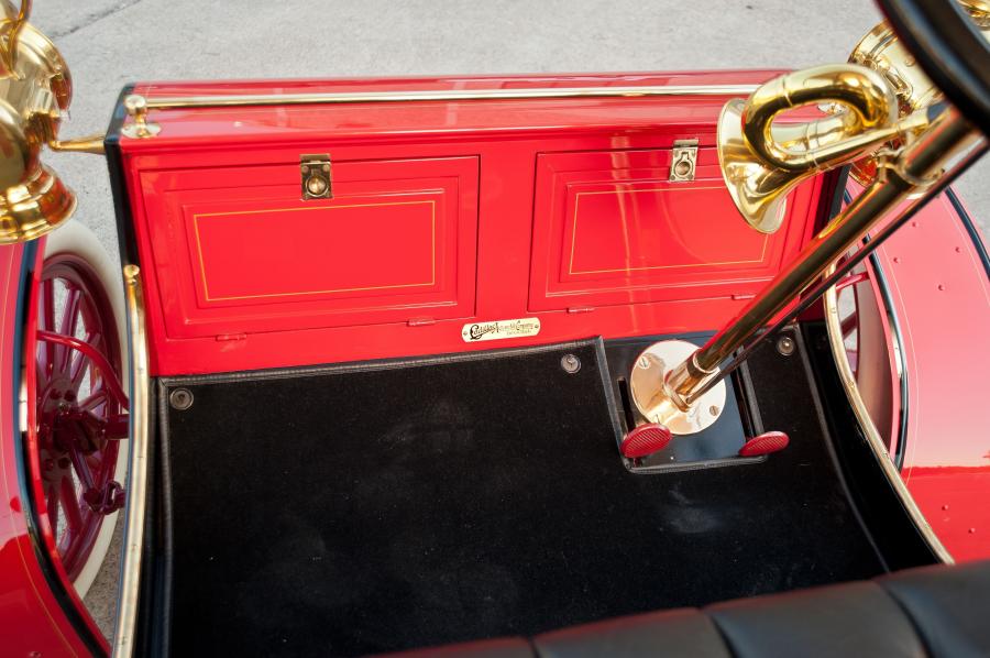  Cadillac Model A Rear-Entry Tonneau Red 1903 года  (фото 7 из 15)